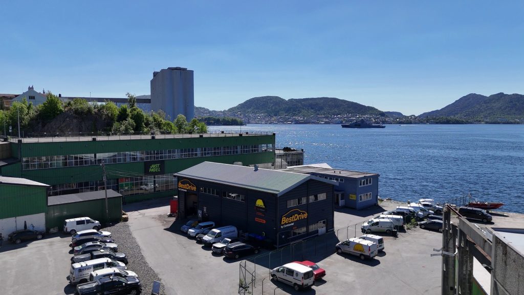 bilverksted sentralt i sandviken i bergen scaled